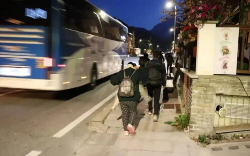 Un bus transportant des migrants venus du Maroc arrêté à Paris 