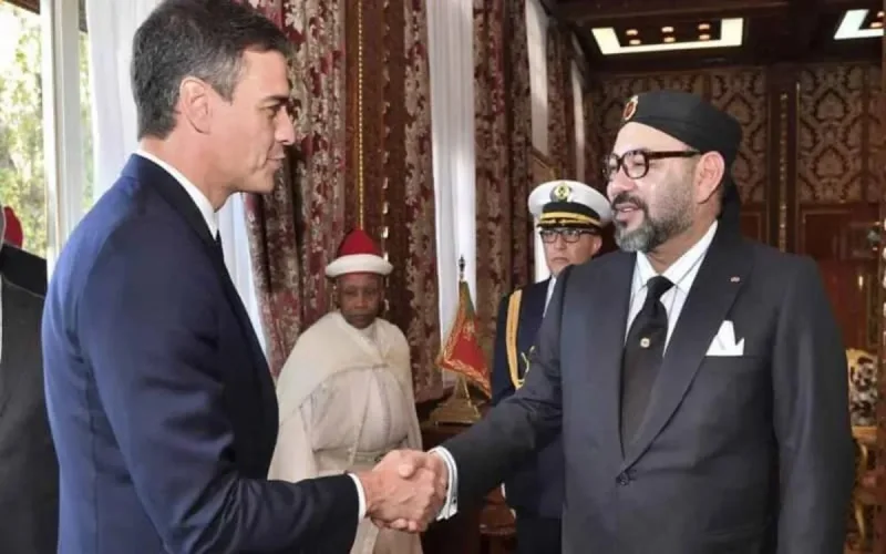 Diplomatie du cadeau : Le geste unique de Pedro Sánchez envers le Roi Mohammed VI