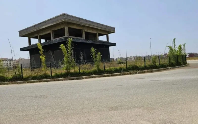 Maroc : controverse autour de la construction d'un café au milieu d'un rond-point 