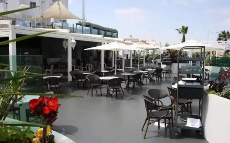 À Casablanca, les cafés et restaurants en colère