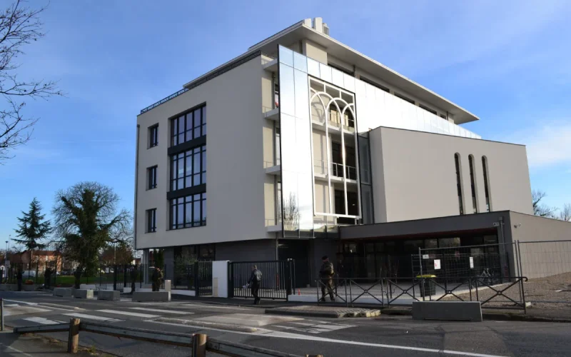 Rhône (Décines) : 572 enfants privés de cours d'arabe et de Coran après un arrêté préfectoral