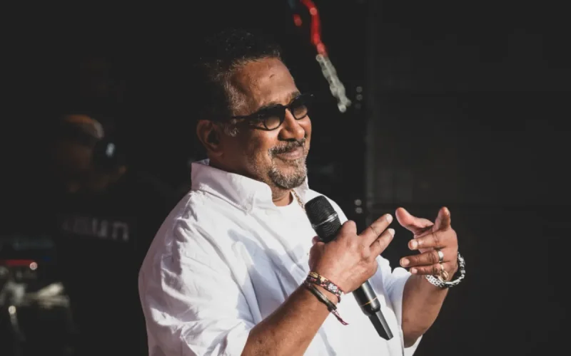 En plein concert à Rabat, Cheb Khaled adresse un message à Mohammed VI