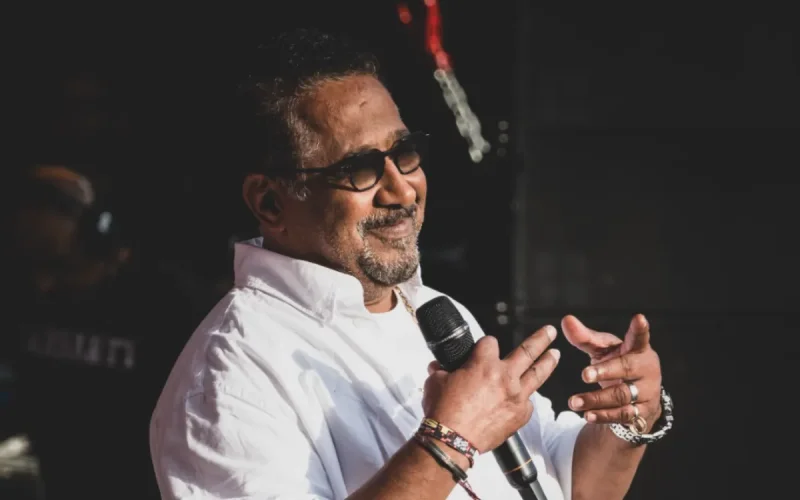 Après la polémique en Algérie, Cheb Khaled supprime les images de son concert à Rabat