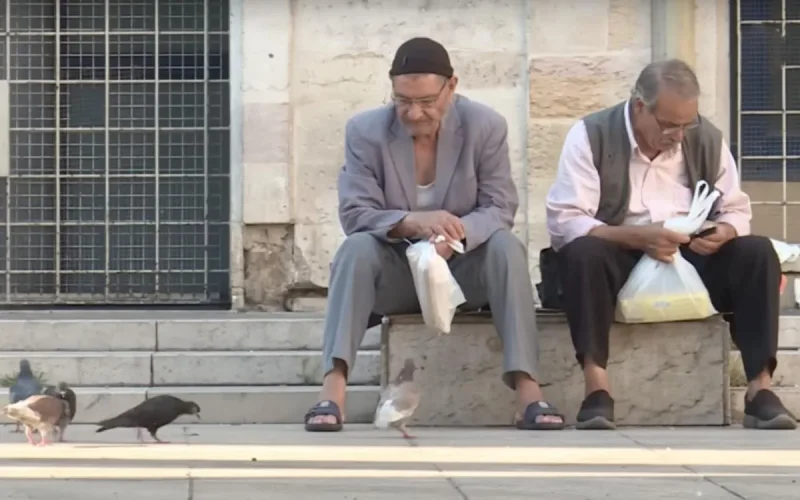 Les Chibanis, vrais perdants de la réforme des retraites en France