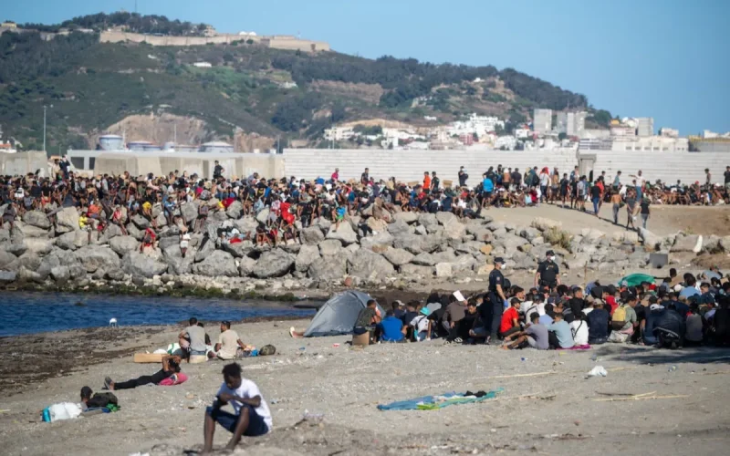 Le CNI avait repéré 2 000 personnes près de Ceuta, 72 000 ont finalement franchi la frontière
