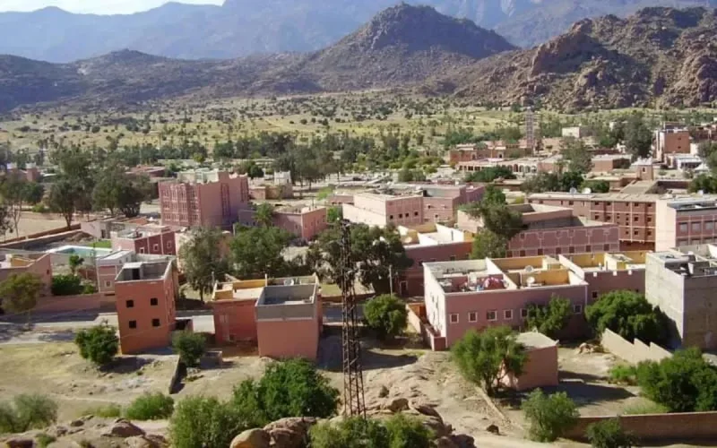 Tata : Le corps d'une fillette disparue, retrouvée un mois plus tard dans une grotte