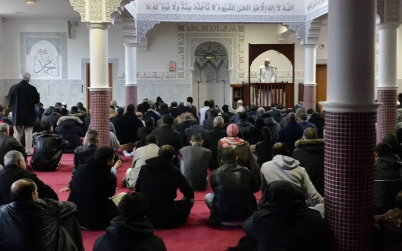 Fin du Ramadan en France : Vers un Aïd le vendredi 20 mars pour tous les musulmans ?