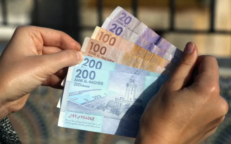 Après avoir résisté, le dirham recule face à l'euro