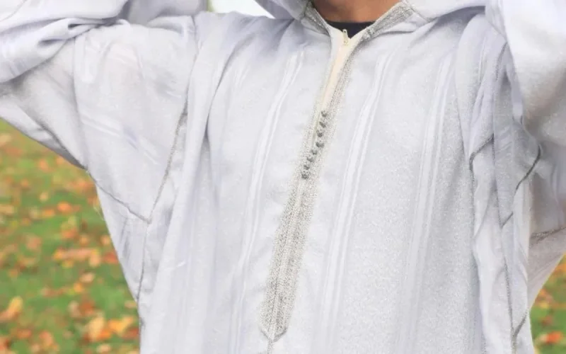 Pays-Bas : Une djellaba gratuite pour les élèves après une exclusion polémique