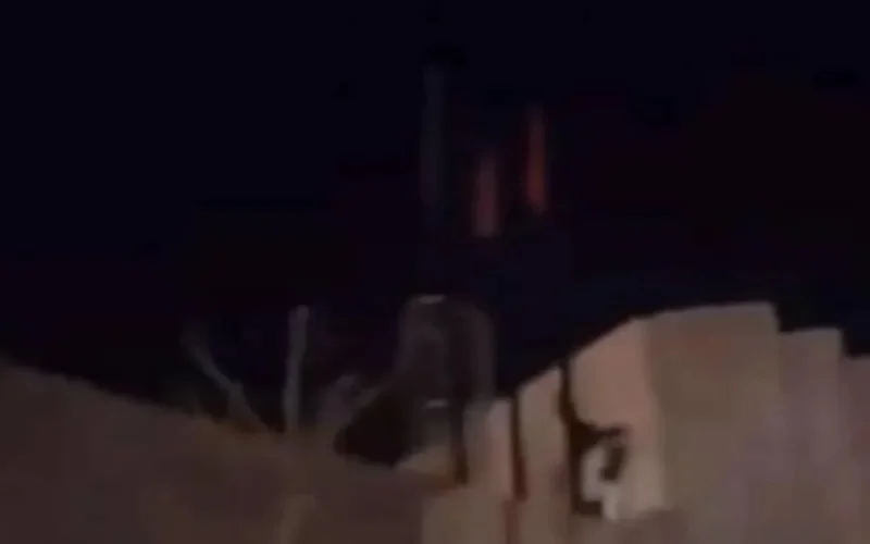 Réaction après la pose d'un drapeau marocain sur la mairie Amiens 