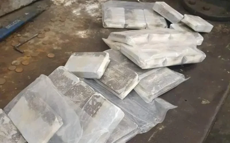 Espagne : un Marocain arrêté avec 11,2 kilos de haschich cachés dans les pieds d'une table