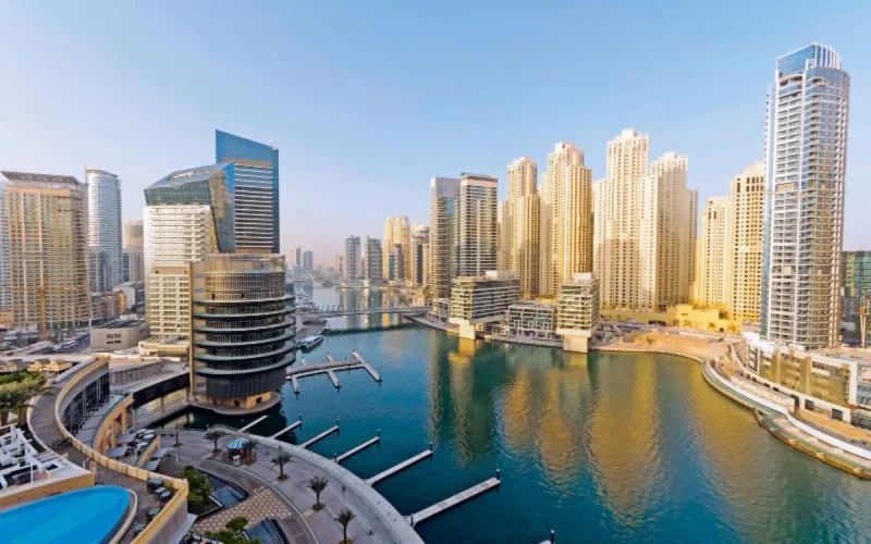 Une élue marocaine en cavale capturée aux Émirats et extradée vers le Maroc