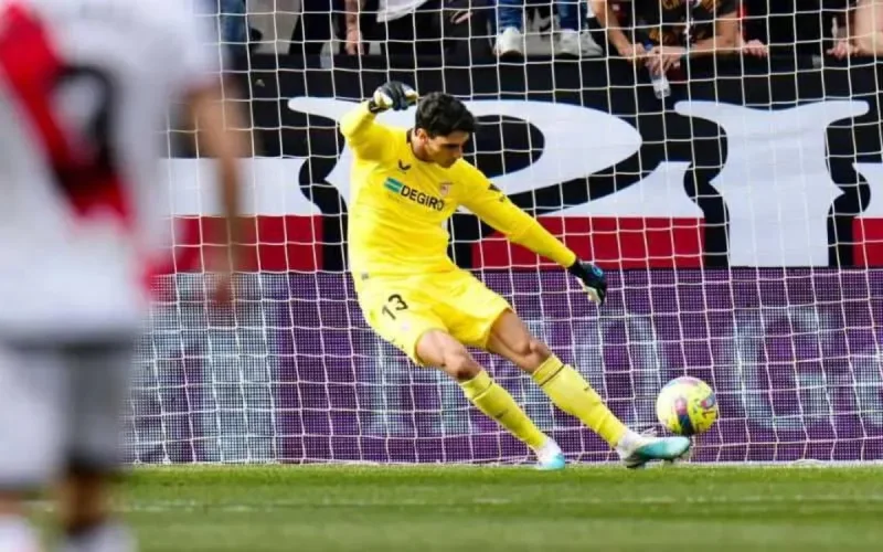 L'énorme bourde de Yassine Bounou (vidéo)