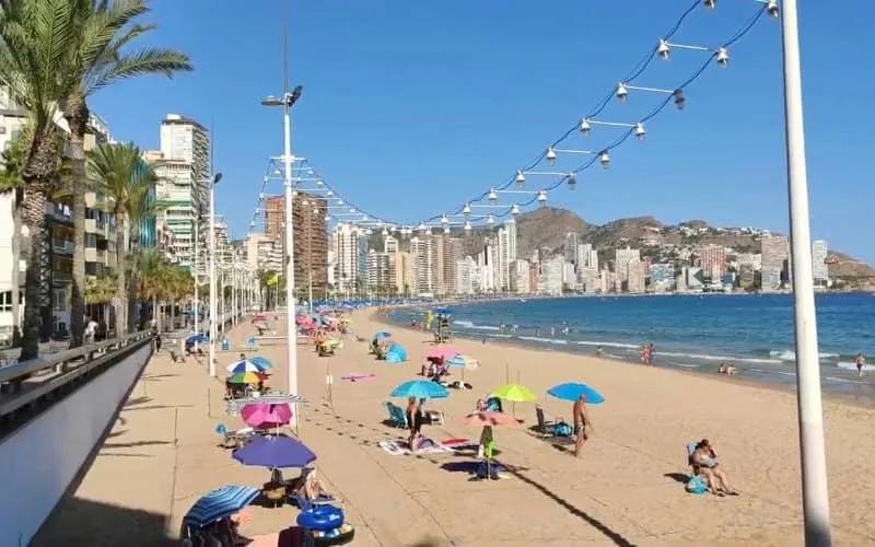 L'Espagne laisse entrer toutes personnes vaccinées à partir du 7 juin