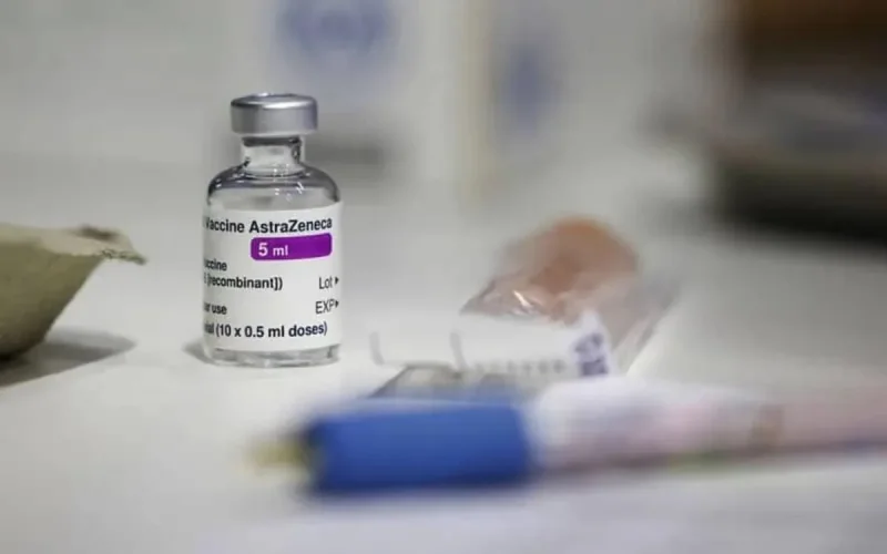 L'essai du vaccin AstraZeneca sur les enfants suspendu