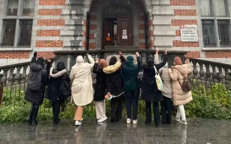 Bruxelles : des enseignants font appel d'une décision sur le port de voile 