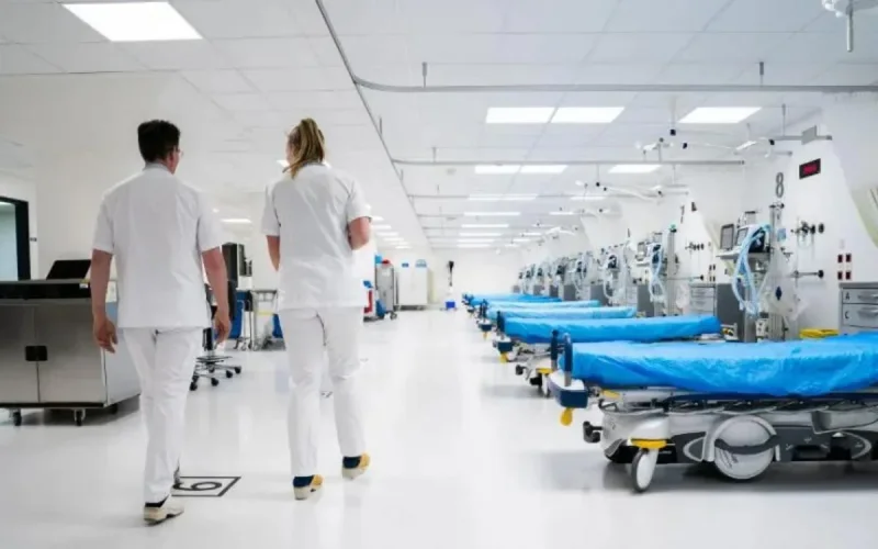 France : Rayen, étudiant brillant en 5e année de médecine, menacé d'expulsion