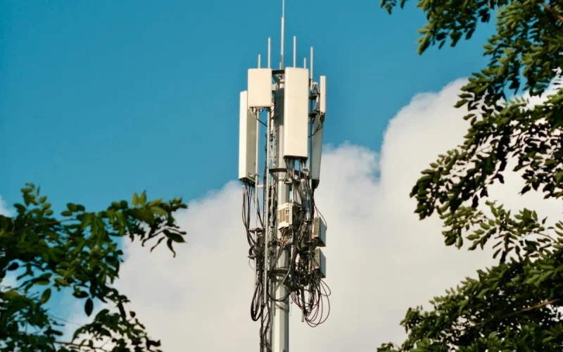 Bruxelles finance la 5G marocaine, mais ferme la porte aux fournisseurs à haut risque