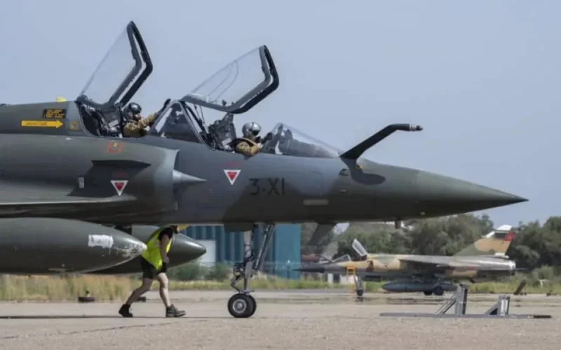 Exercice militaire conjoint entre forces royales air et l'armée de l'air française 
