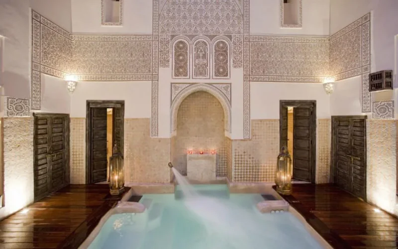 Maroc : hammams fermés, SPA ouverts, le grand paradoxe