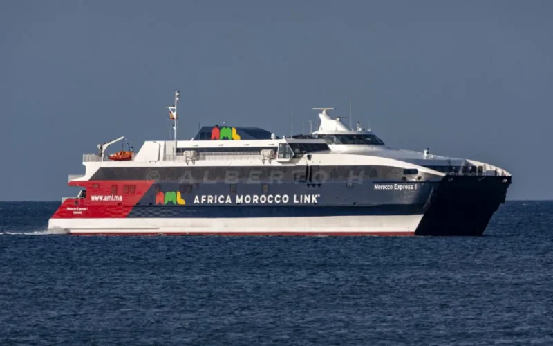 Un bateau transportant des MRE tombe en panne en pleine mer