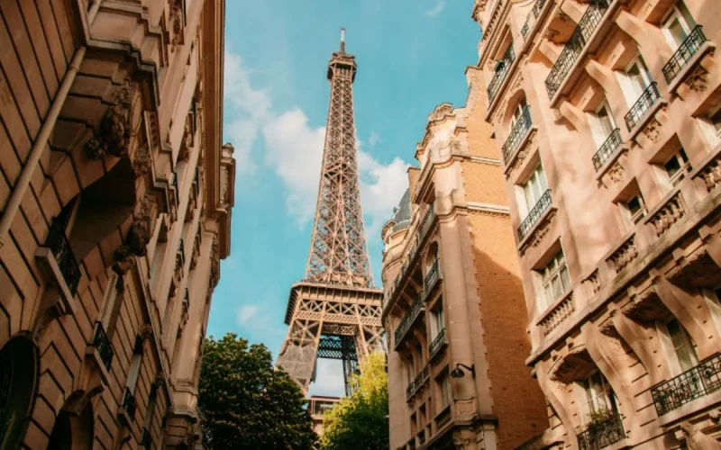 Le fisc marocain traque des hommes d'affaires à Paris
