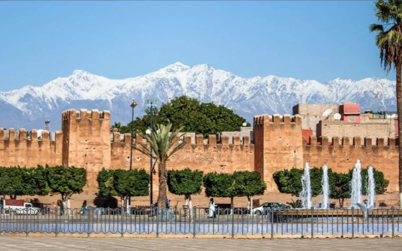 Les Français voyagent moins, mais ils choisissent de plus en plus le Maroc