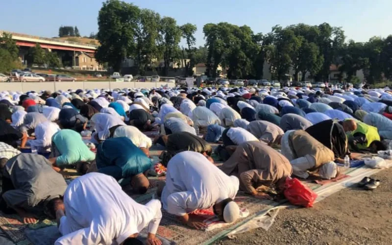 Expulsion d'un imam de la France le jour de l'Aïd