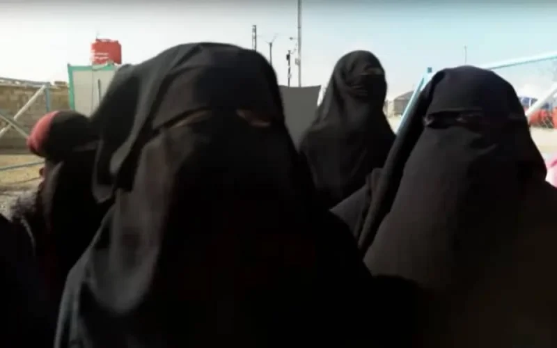 France : nouvelle opération de rapatriement de femmes djihadistes avec leurs enfants 