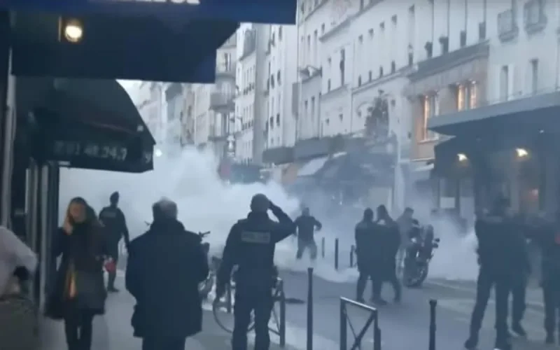 Fusillade de Paris : l'auteur affirme être « raciste »