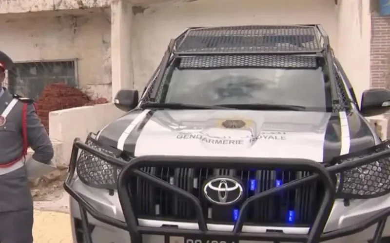 Un gendarme lié à un baron de la drogue arrêté à Ksar El-Kébir