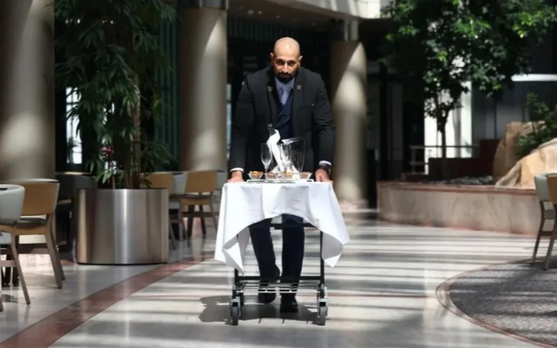 Luxembourg : Hicham, le concierge marocain qui séduit les clients du Sofitel
