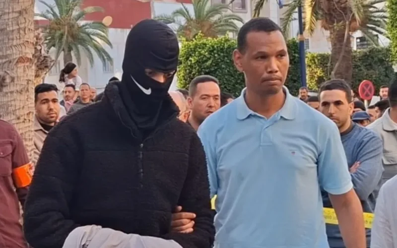 Braquage à Al Hoceima : le suspect présumé rejoue son attaque devant la police