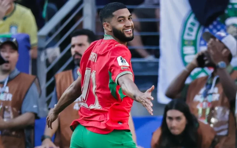Ismael Saibari, buteur contre le Brésil avec ses chaussettes trouées