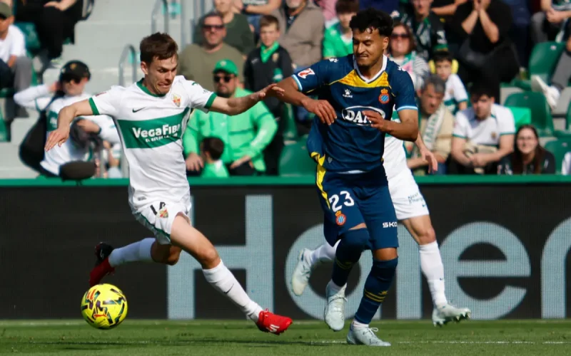 « Tu es venu ici sur un canot » : Le cri d'indignation d'Omar El Hilali qui secoue la Liga