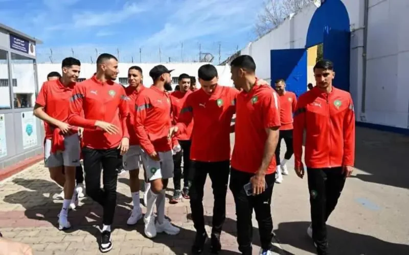 Photos : Walid Regragui et ses joueurs visitent la prison de Salé