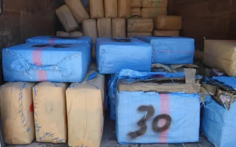 Deux tonnes de drogue saisies à Kénitra, quatre arrestations