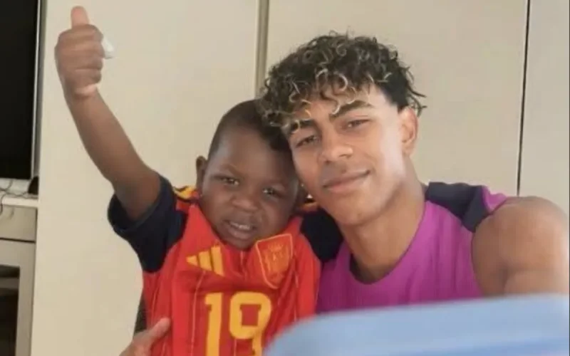 Lamine Yamal : son petit frère vole la vedette