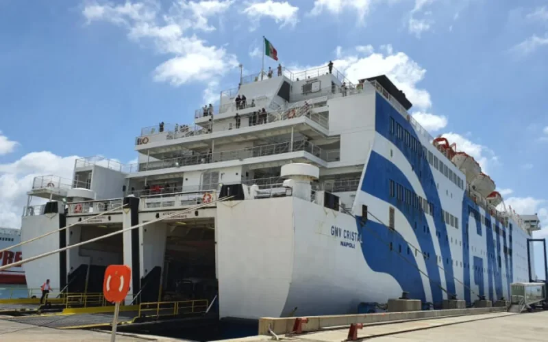 Le Maroc suspend également les liaisons maritimes