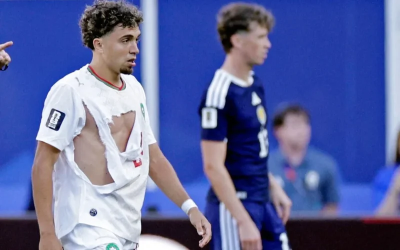 Mondial : les Marocains gagnent, leurs maillots lâchent