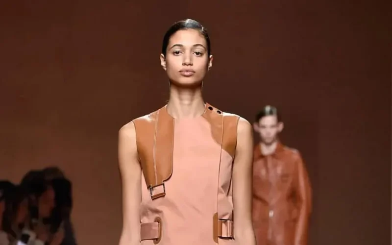 Malika El-Maslouhi et Imaan Hammam, vedettes des campagnes estivales de Tory Burch