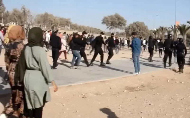 Maroc : des manifestants anti-pass dispersés dans plusieurs villes