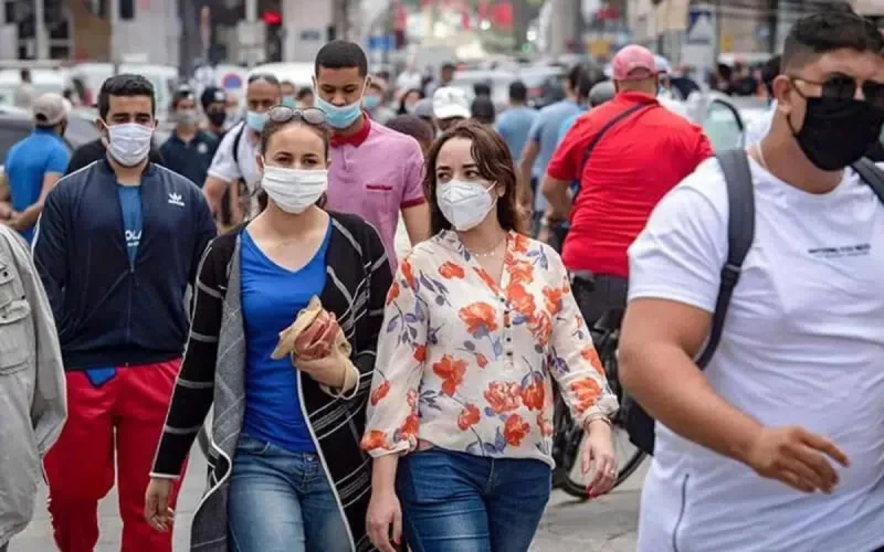 Les Marocains devront cohabiter avec le Covid-19