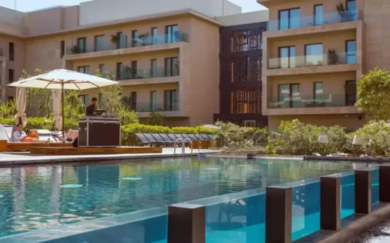 Booking dicte sa loi aux hôtels marocains
