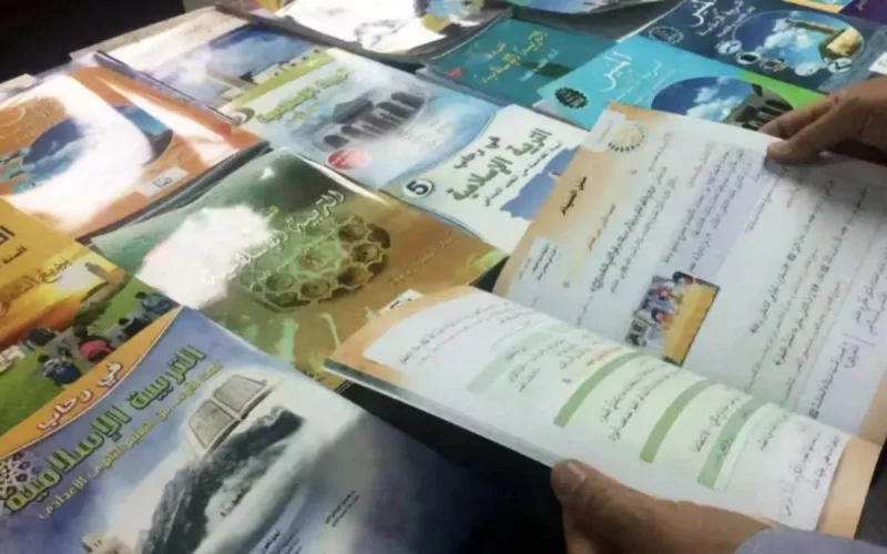 Maroc : un manuel scolaire aux couleurs "LGBT" fait polémique 