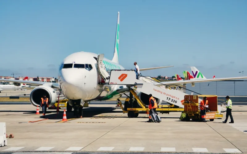 Billets d'avion hors de prix : des MRE contraints d'annuler leurs vacances au Maroc