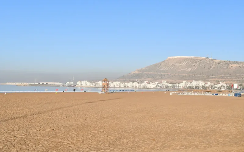 Vacances au Maroc : le grand coup de balai des autorités sur les plages avant l'été