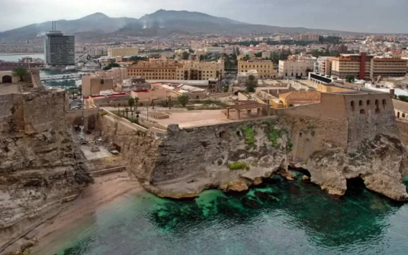 Un parti marocain indique la conduite à tenir pour récupérer Sebta et Melilla 