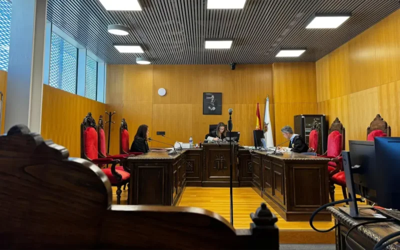 Il part au Maroc avec sa fille de 6 ans, l'Espagne l'expulse pour dix ans