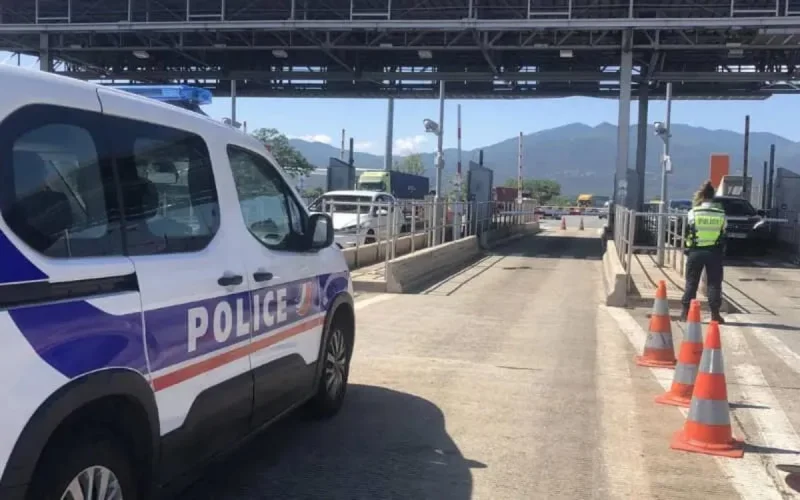 Perpignan : un Marocain tente de se suicider devant des policiers